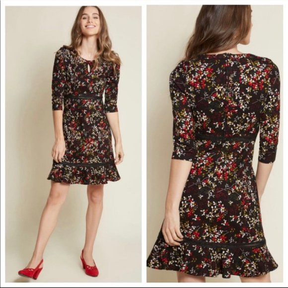 ModCloth Leaf Print Keyhole Poised for Potential Lace details Mini Dress Small - Picture 2 of 10